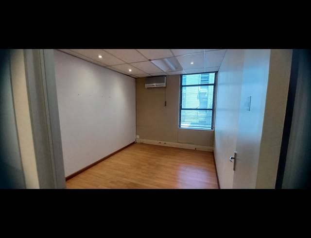 99M² OFFICE TO LET IN CRAIGHALL